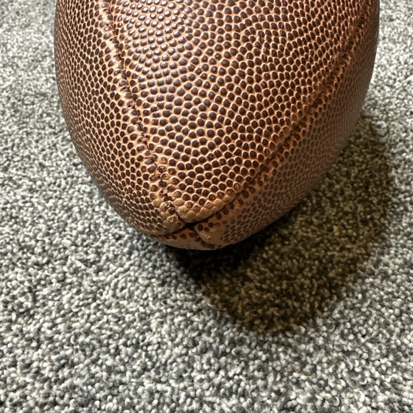 Wilson NFL Junior Touchdown Football WTF1694  Pre-Owned Condition - Picture 5 of 6